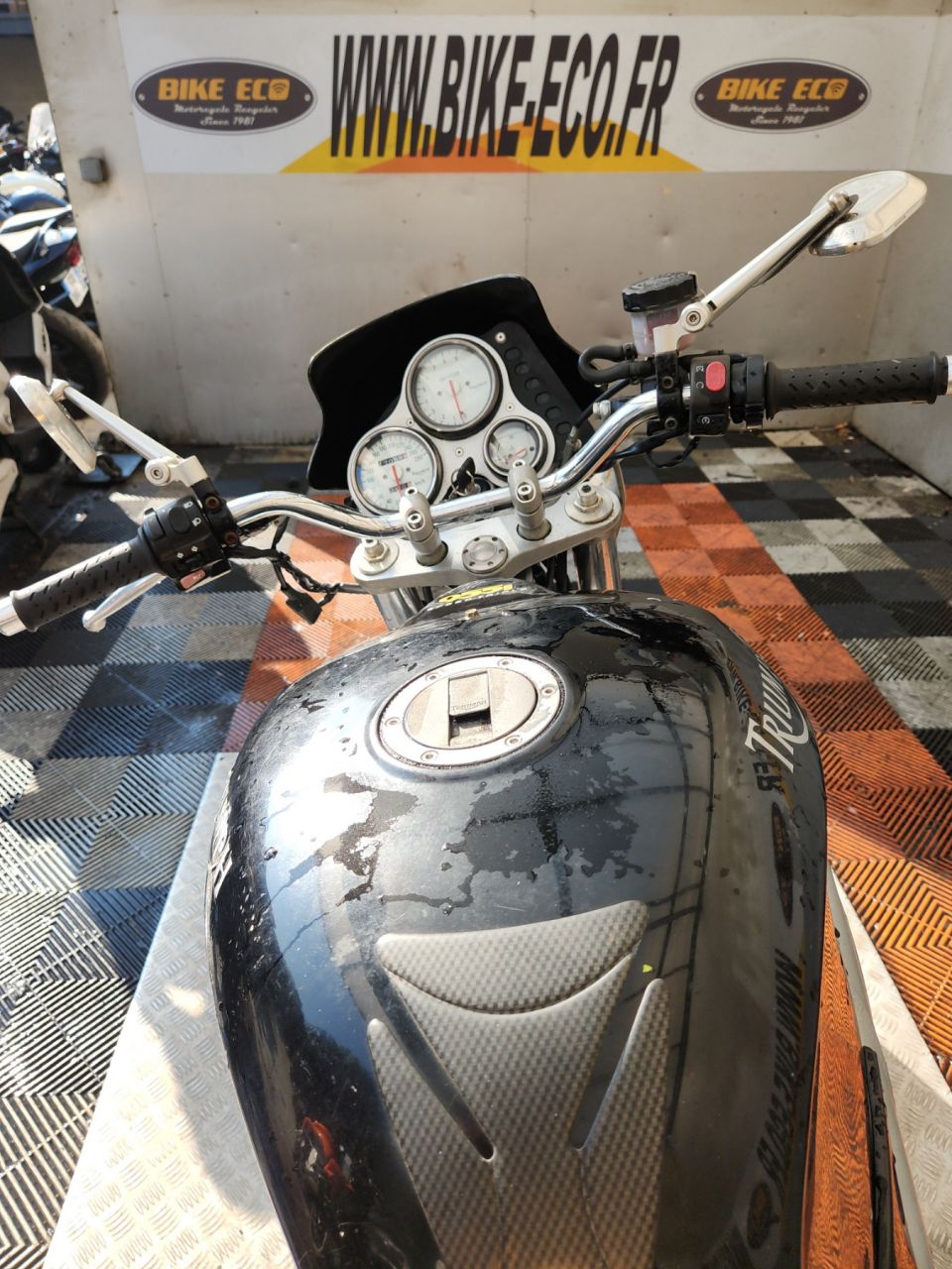 TRIUMPH SPEED TRIPLE 955 4