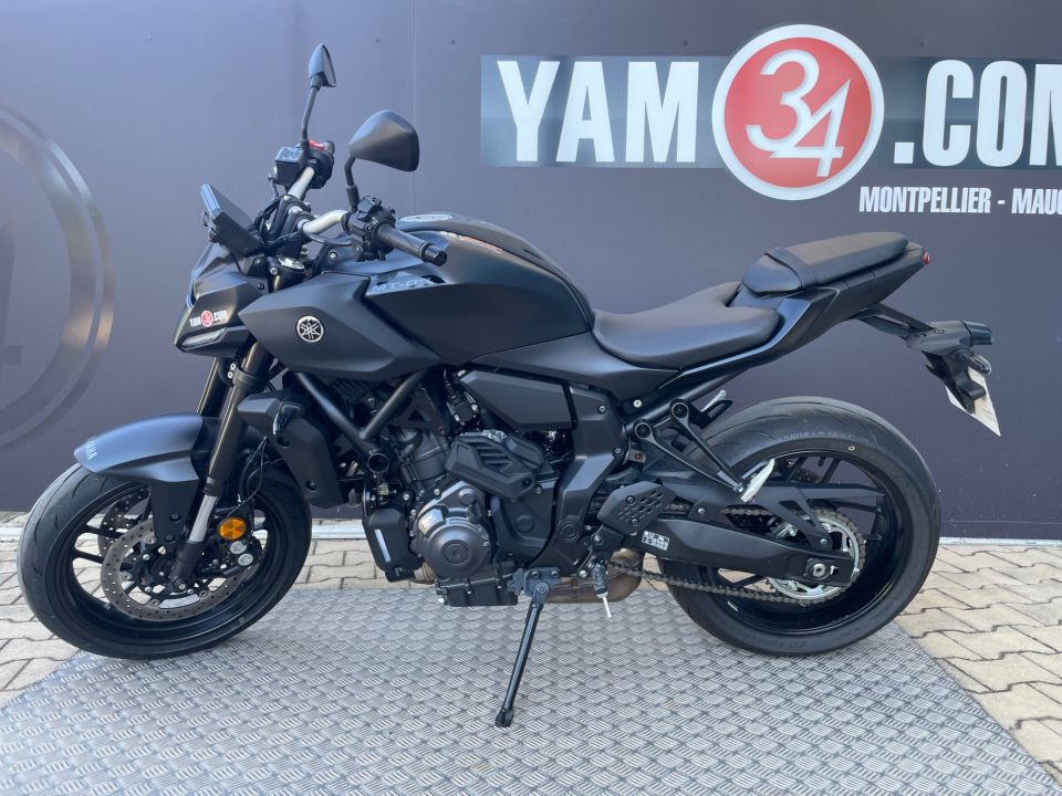 YAMAHA MT-07 Y-AMT 4
