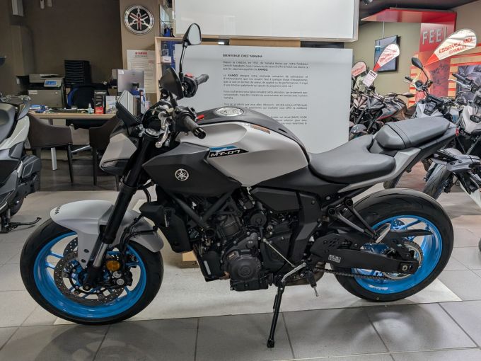 YAMAHA MT-07 (47.5CV) 4