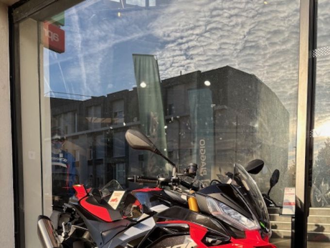 APRILIA TUONO 1100 V4 FACTORY 4