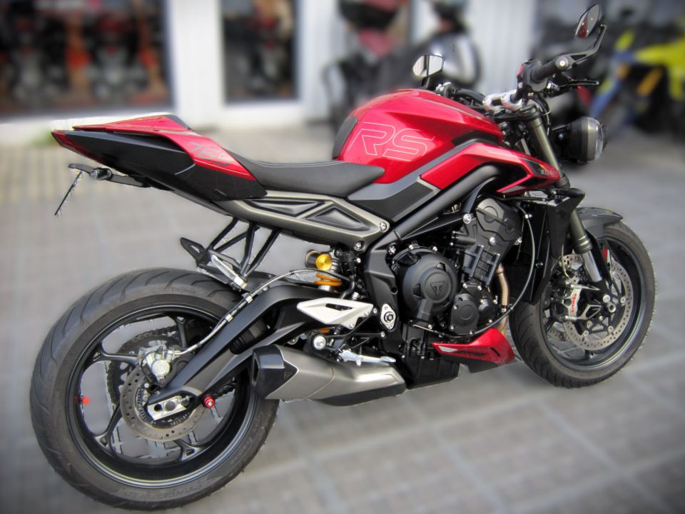 TRIUMPH STREET TRIPLE 765 RS 4