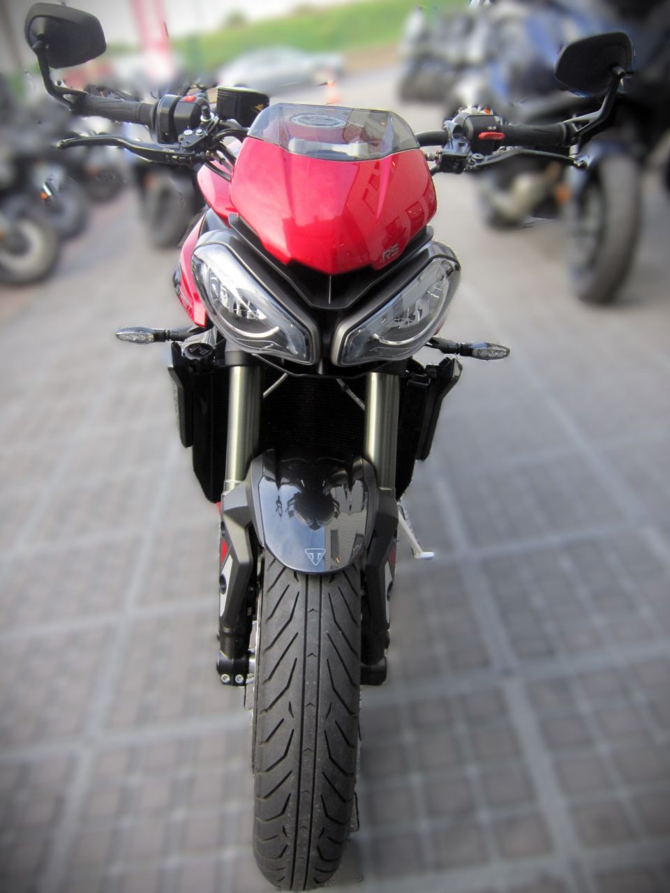 TRIUMPH STREET TRIPLE 765 RS 4