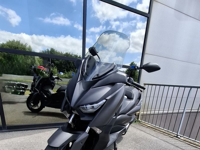 YAMAHA XMAX 125 4