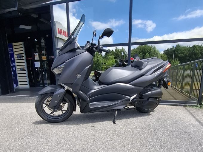 YAMAHA XMAX 125 4