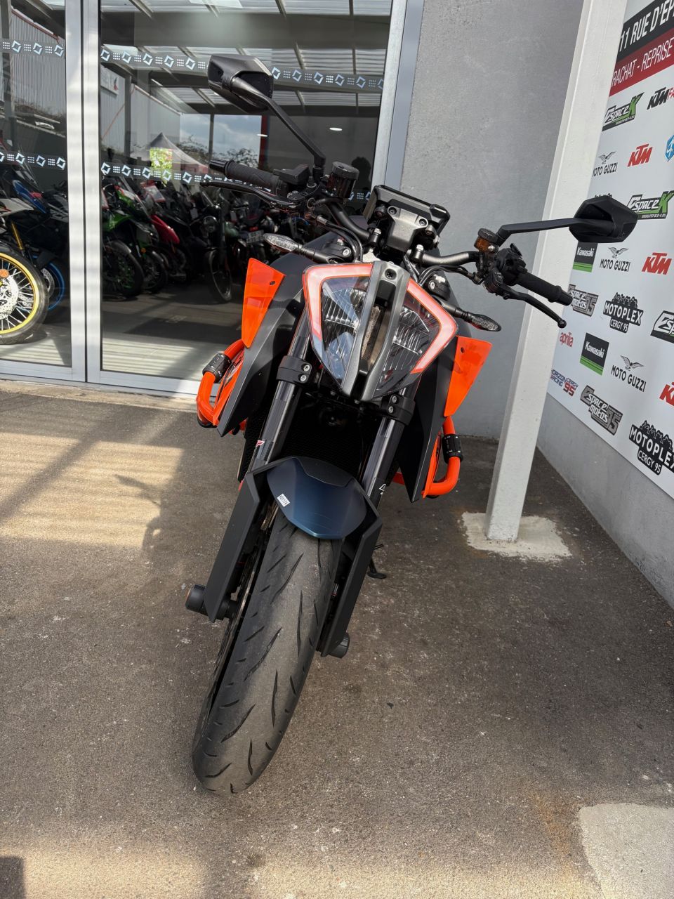 KTM 1290 SUPER DUKE R 4