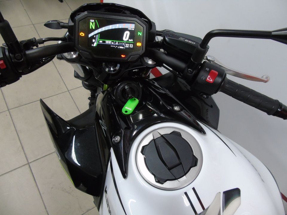 KAWASAKI Z 650 BRIDE A2 4