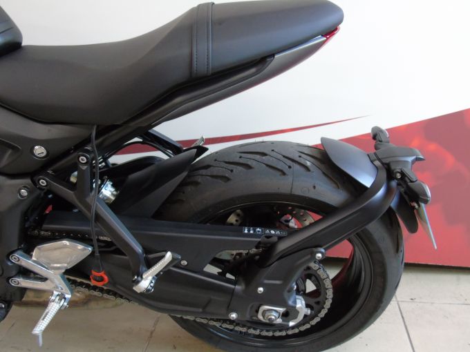 TRIUMPH TRIDENT 4