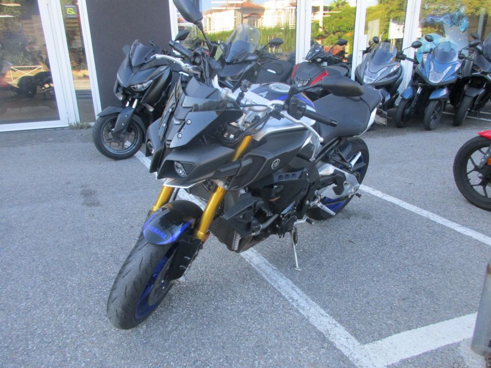 YAMAHA MT-10 SP 4