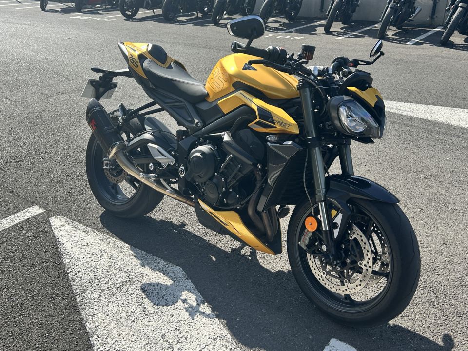 TRIUMPH STREET TRIPLE 765 RS 4