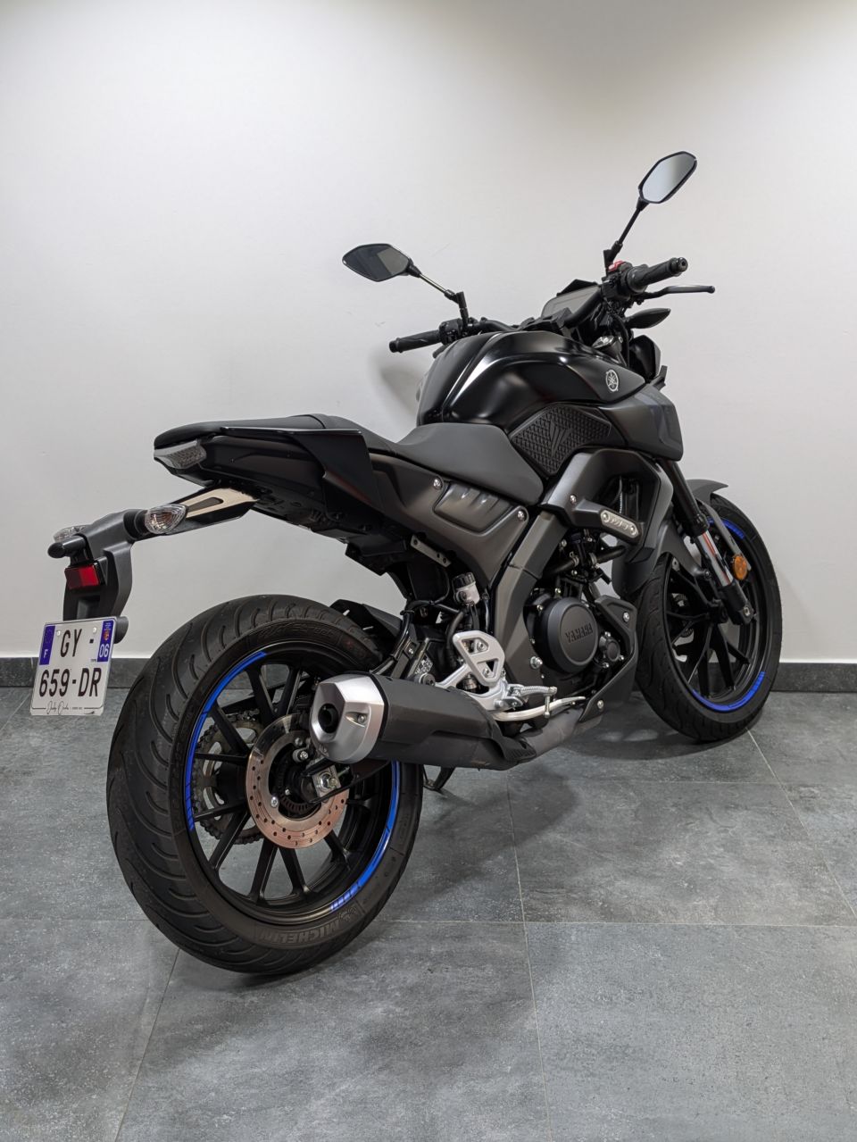 YAMAHA MT-125 ABS 4