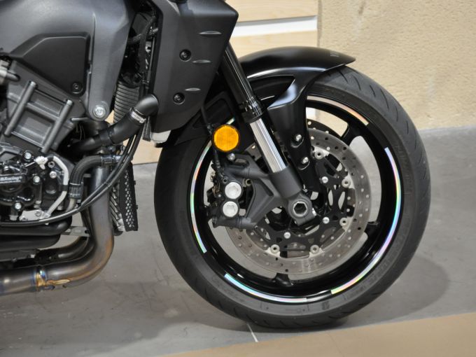 YAMAHA MT-10 4