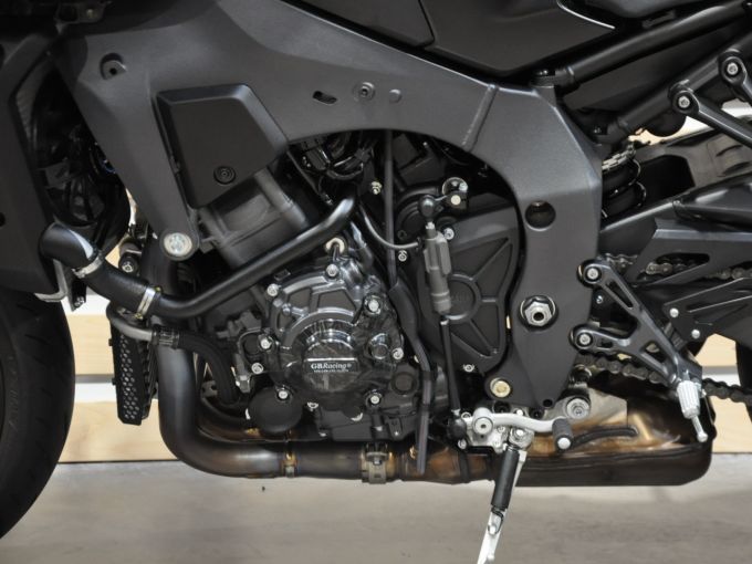 YAMAHA MT-10 4