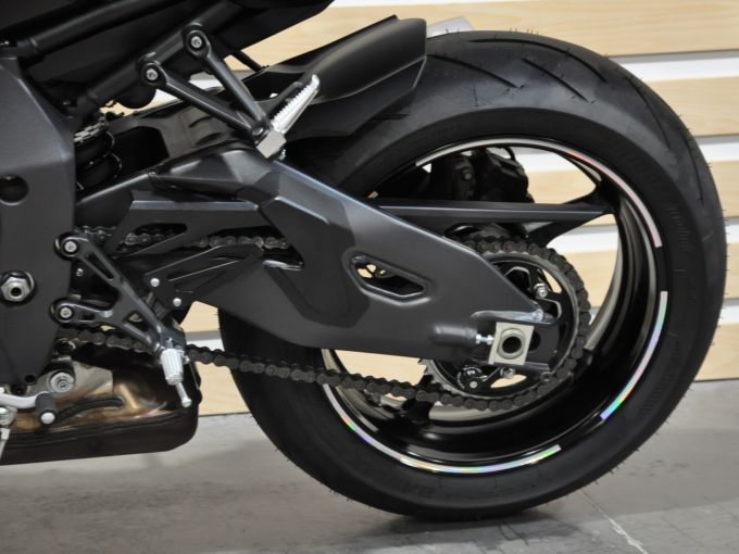 YAMAHA MT-10 4