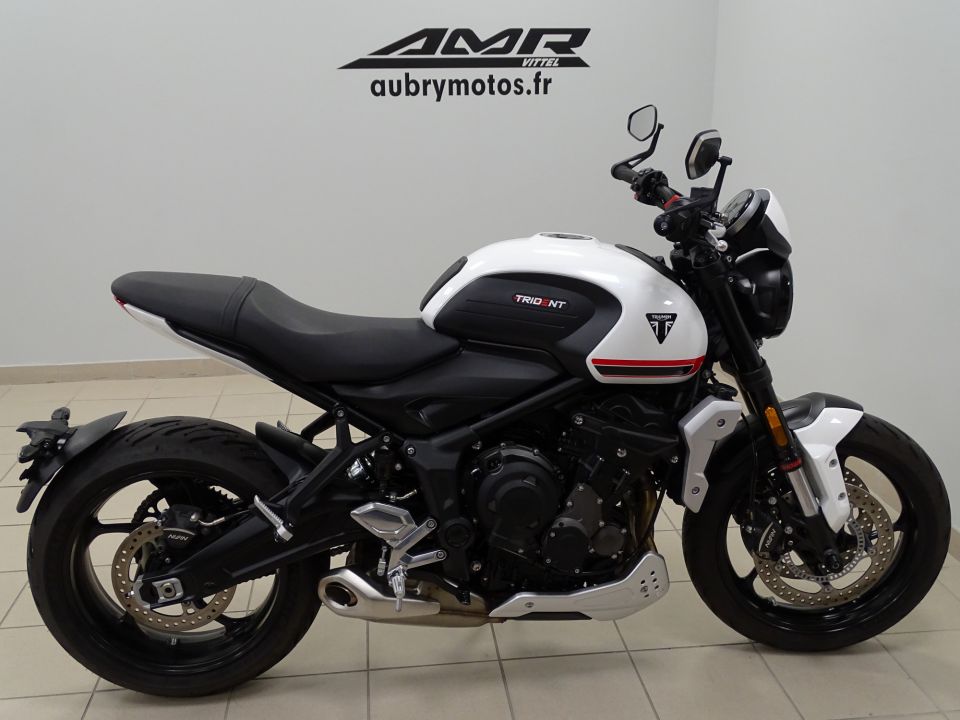TRIUMPH TRIDENT 660 4