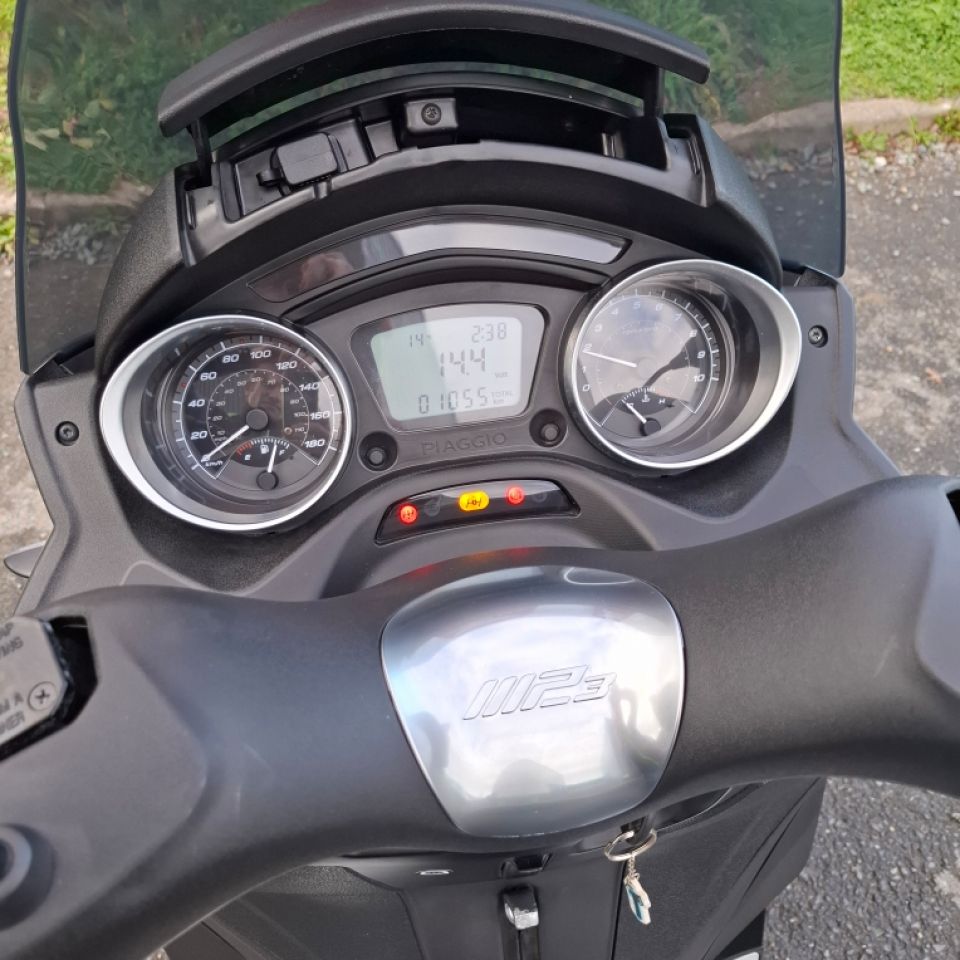 PIAGGIO MP3 300 HPE ABS ASR 4