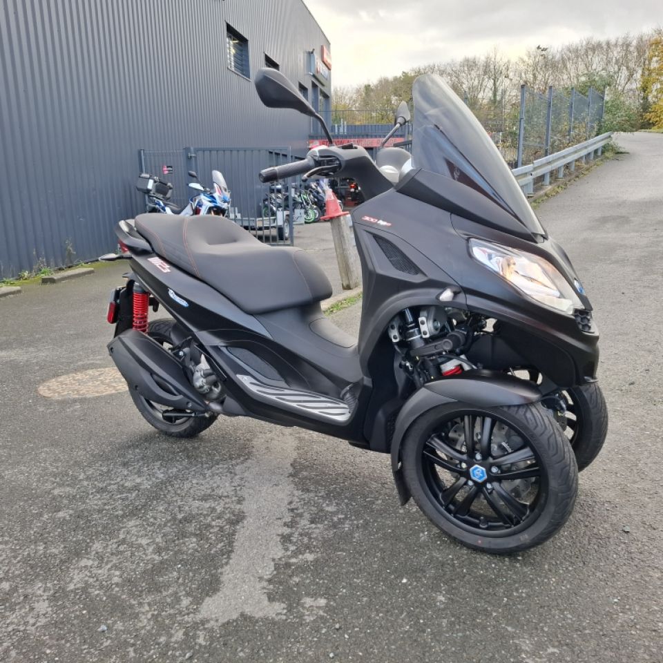 PIAGGIO MP3 300 HPE ABS ASR 4