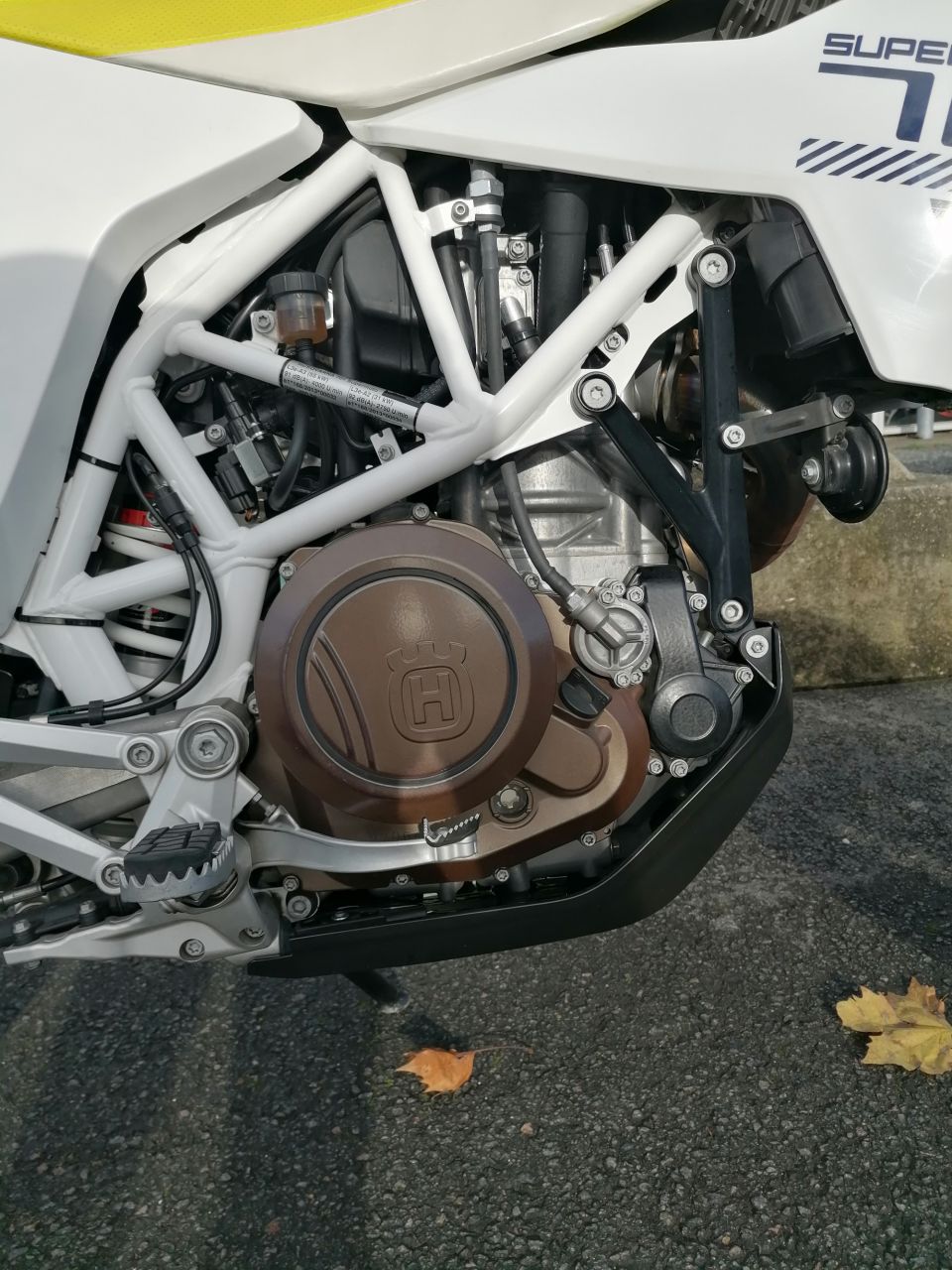 HUSQVARNA 701 SUPERMOTO 4