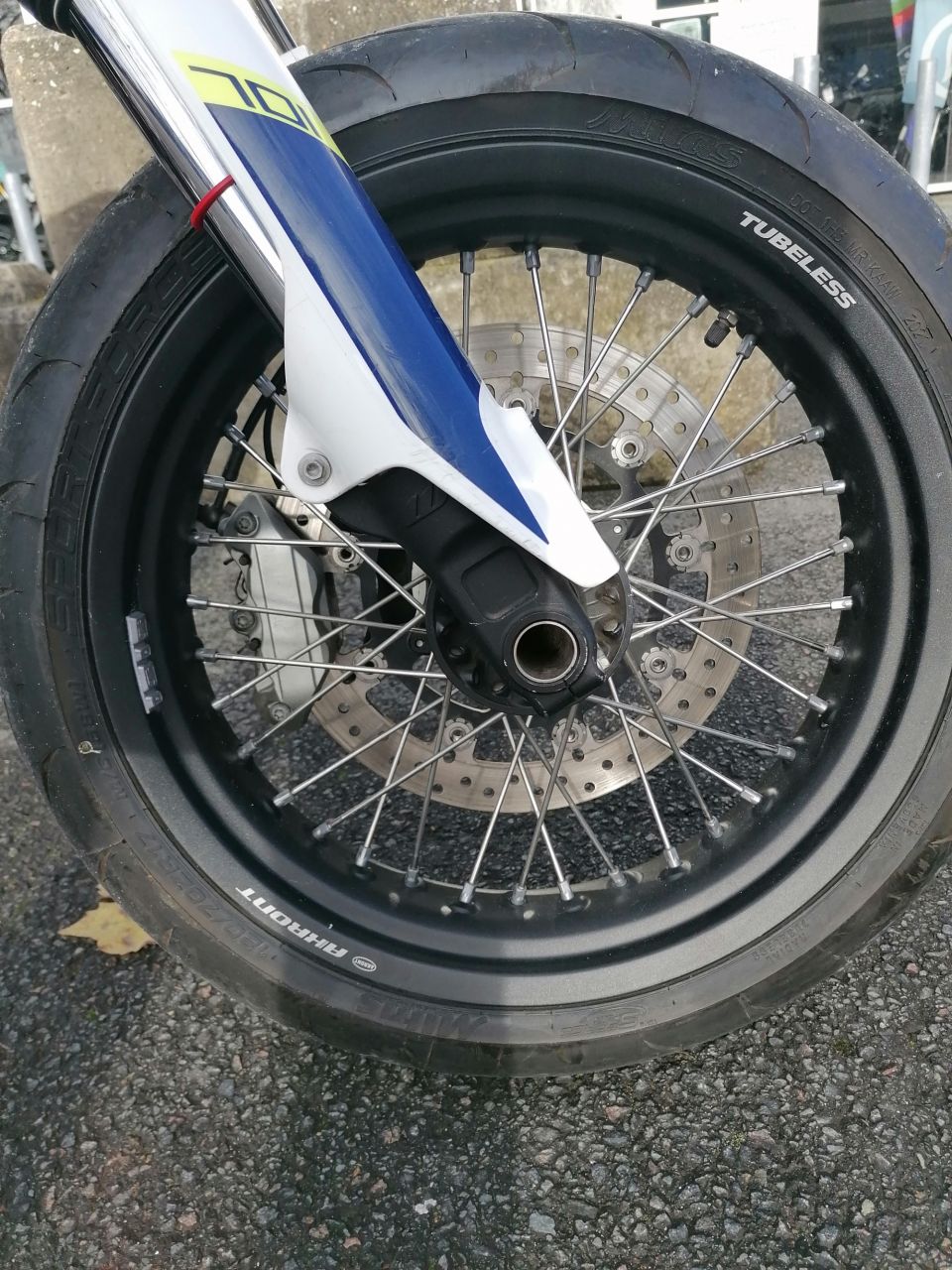 HUSQVARNA 701 SUPERMOTO 4