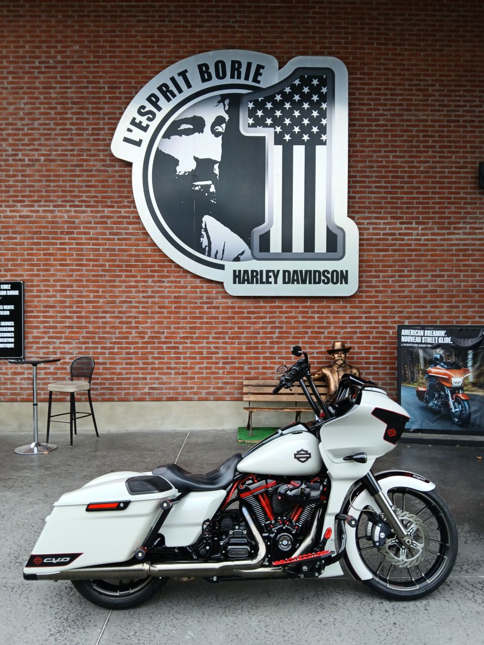 HARLEY-DAVIDSON TOURING ROAD GLIDE 1923 CVO 4