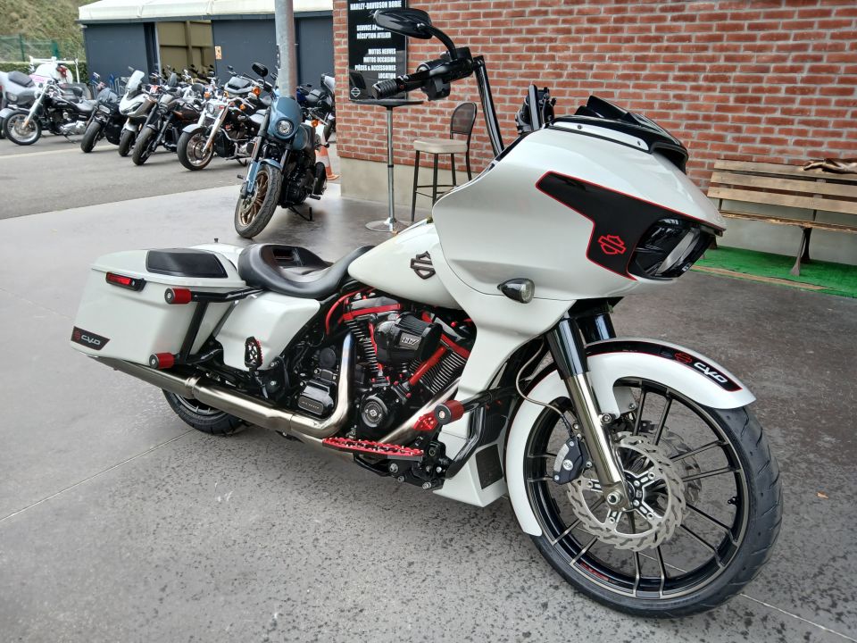 HARLEY-DAVIDSON TOURING ROAD GLIDE 1923 CVO 4