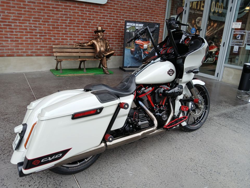 HARLEY-DAVIDSON TOURING ROAD GLIDE 1923 CVO 4
