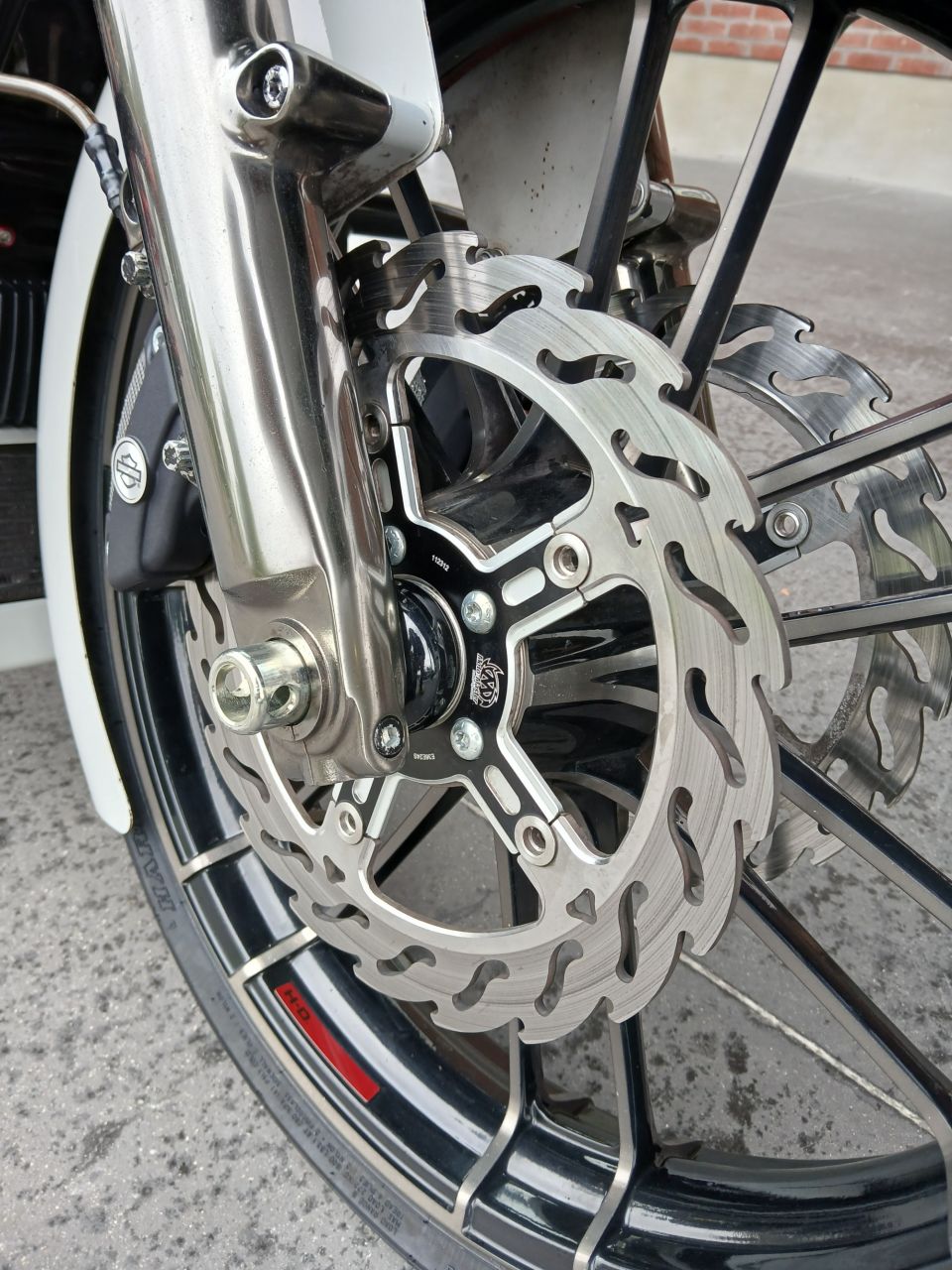 HARLEY-DAVIDSON TOURING ROAD GLIDE 1923 CVO 4