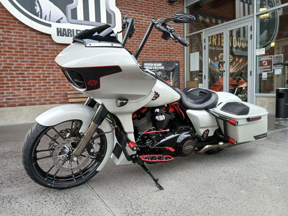 HARLEY-DAVIDSON TOURING ROAD GLIDE 1923 CVO 4