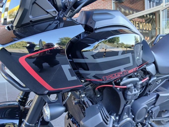 HARLEY-DAVIDSON ADVENTURE PAN AMERICA 1250 ST 4