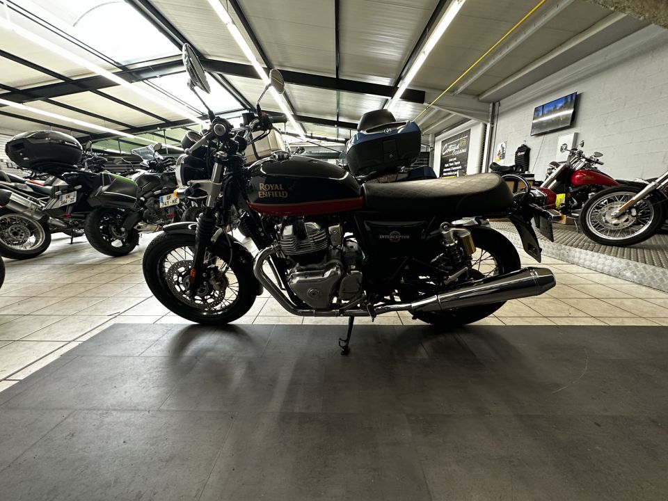 ROYAL ENFIELD INTERCEPTOR 4