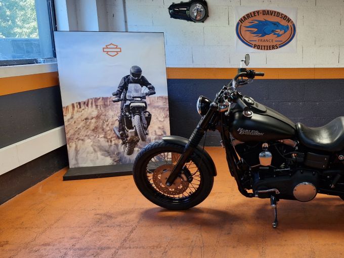 HARLEY-DAVIDSON DYNA STREET BOB 1584 4