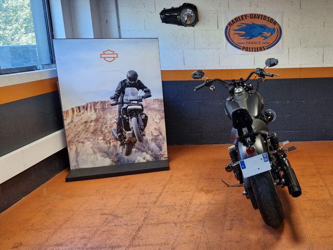 HARLEY-DAVIDSON DYNA STREET BOB 1584 4