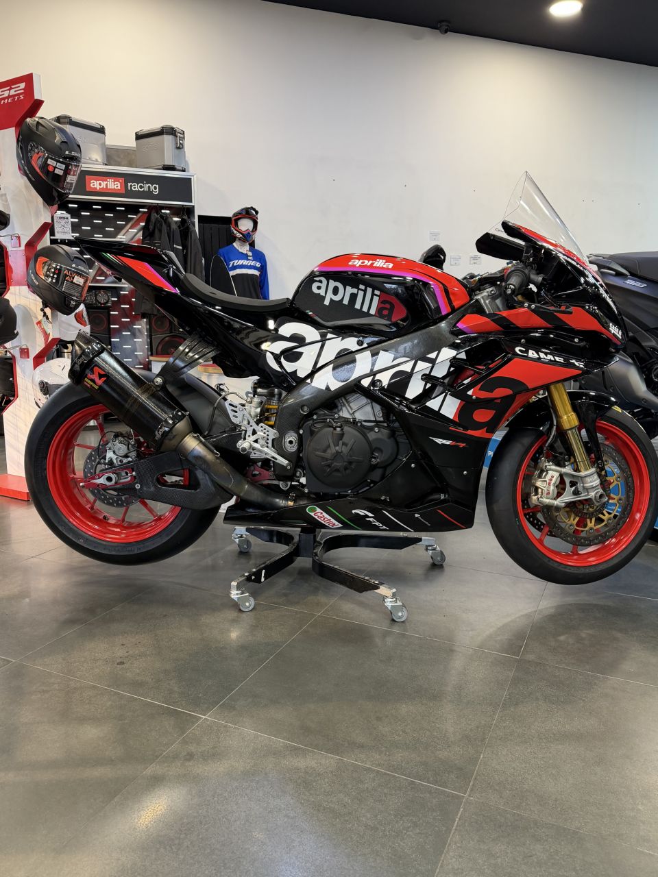 APRILIA RSV4 1100 4