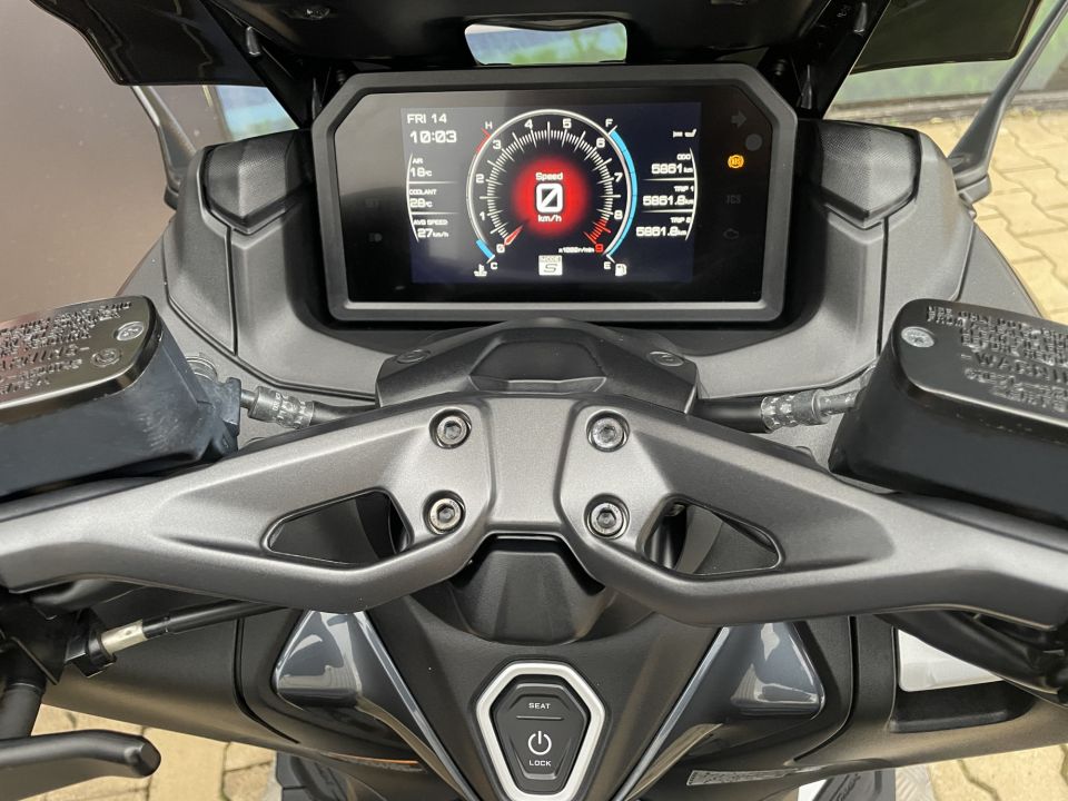 YAMAHA XP T-MAX 560 TECH MAX 4