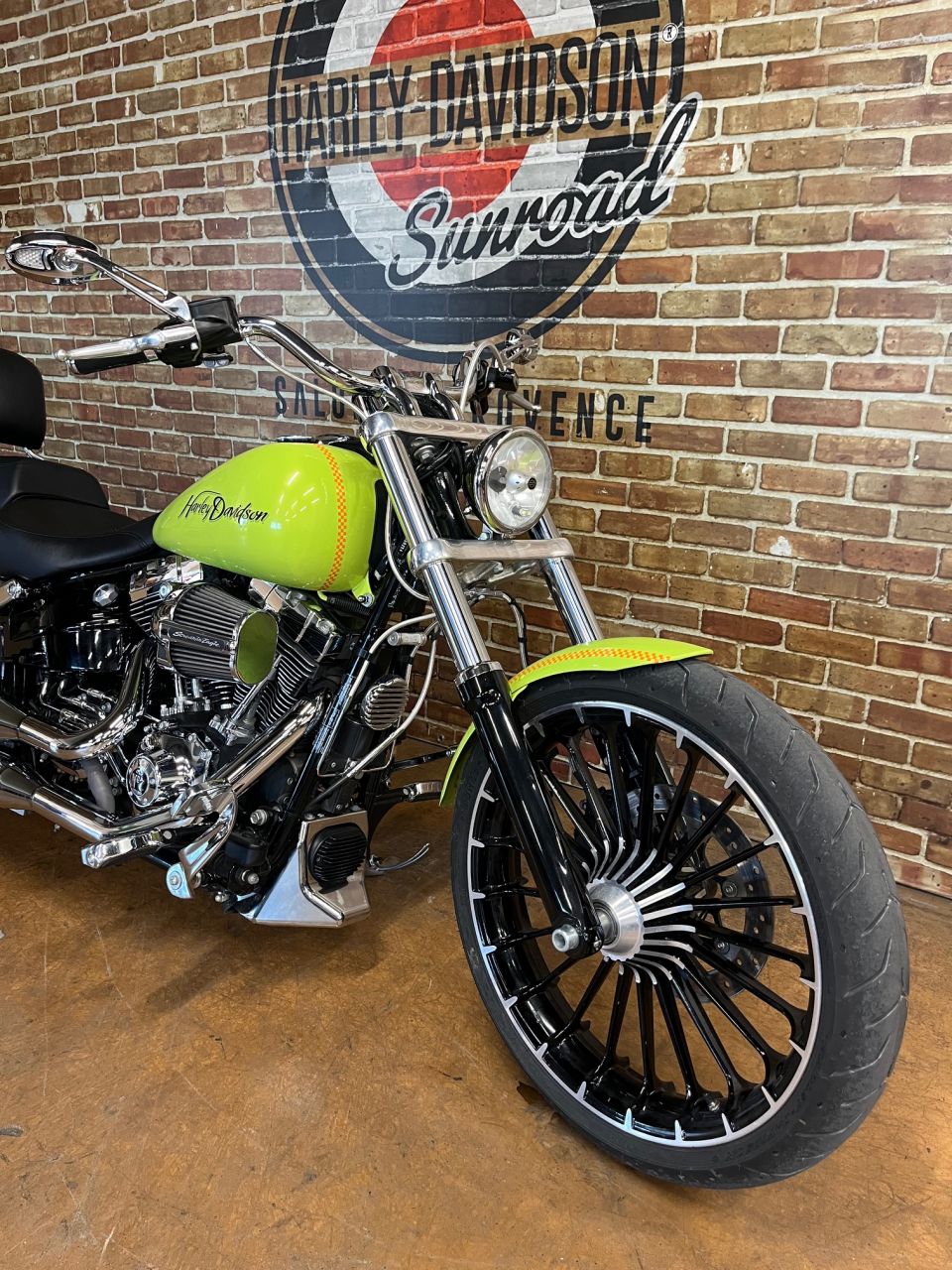 HARLEY-DAVIDSON SOFTAIL BREAKOUT 1690 4