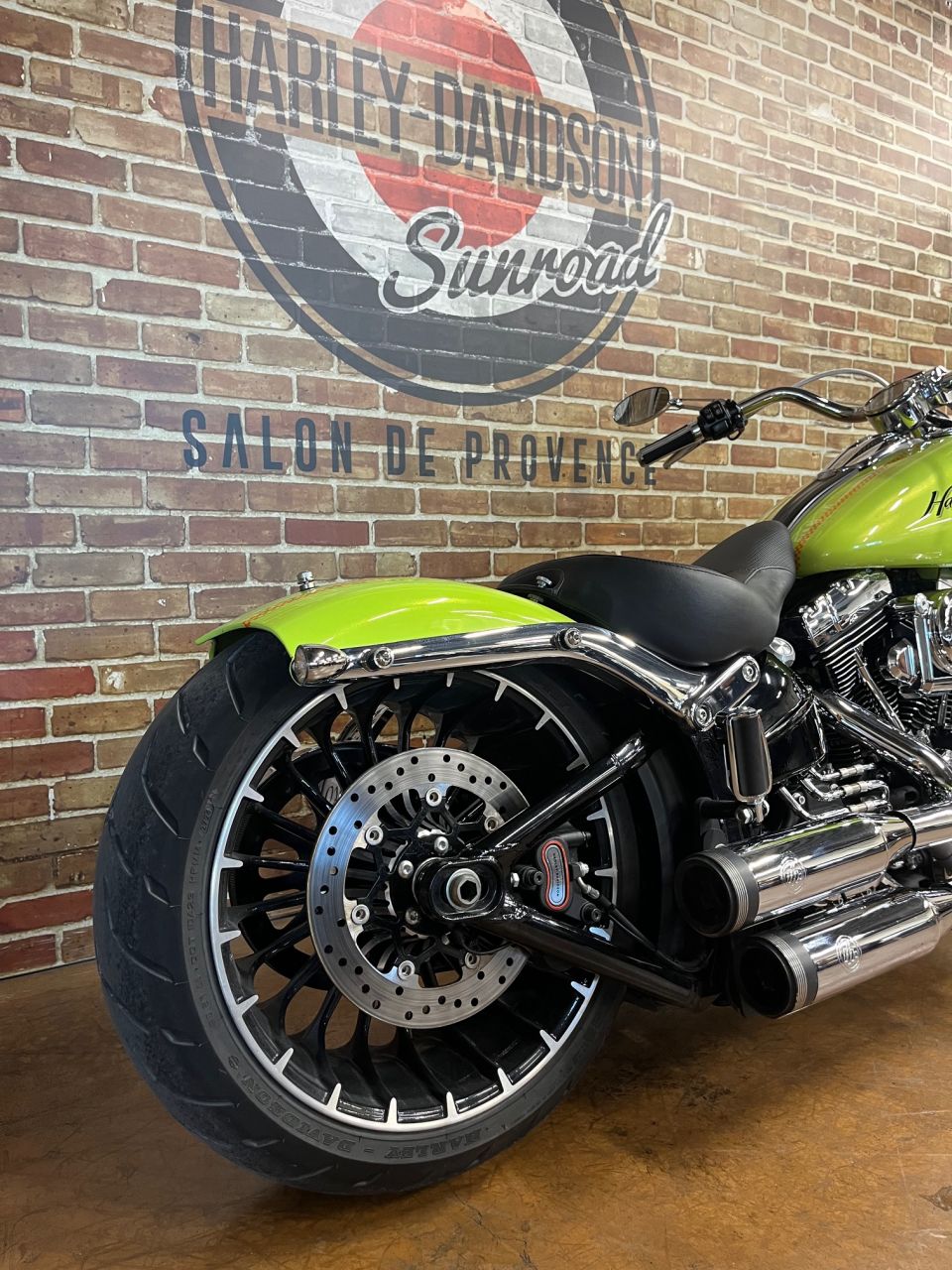 HARLEY-DAVIDSON SOFTAIL BREAKOUT 1690 4