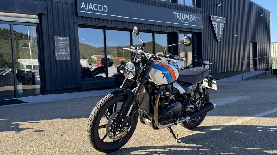 TRIUMPH SPEED TWIN 900 4