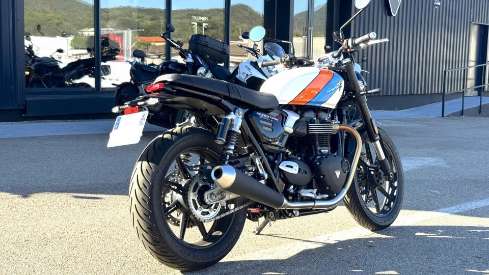 TRIUMPH SPEED TWIN 900 4