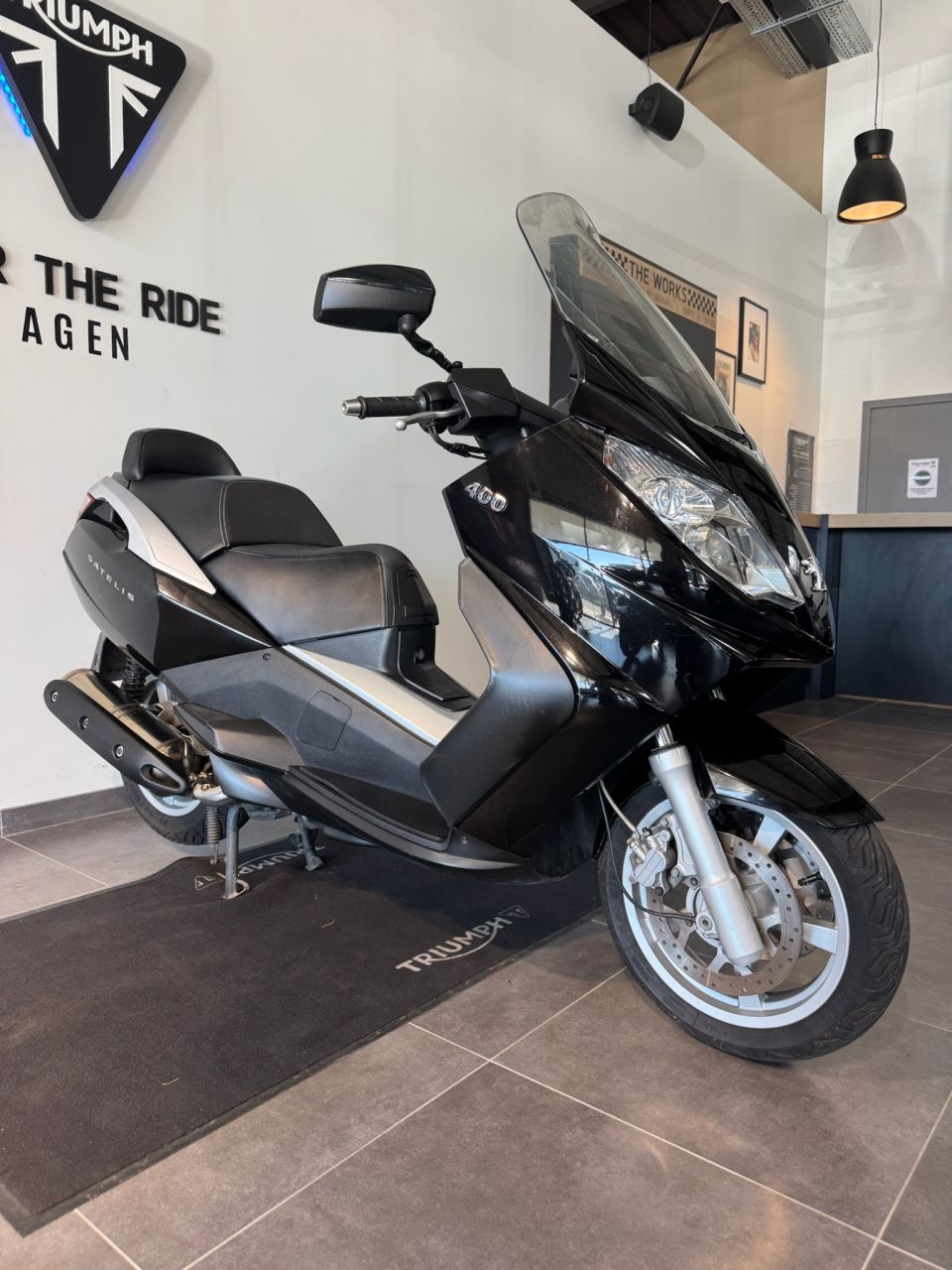 PEUGEOT SATELIS 400 4