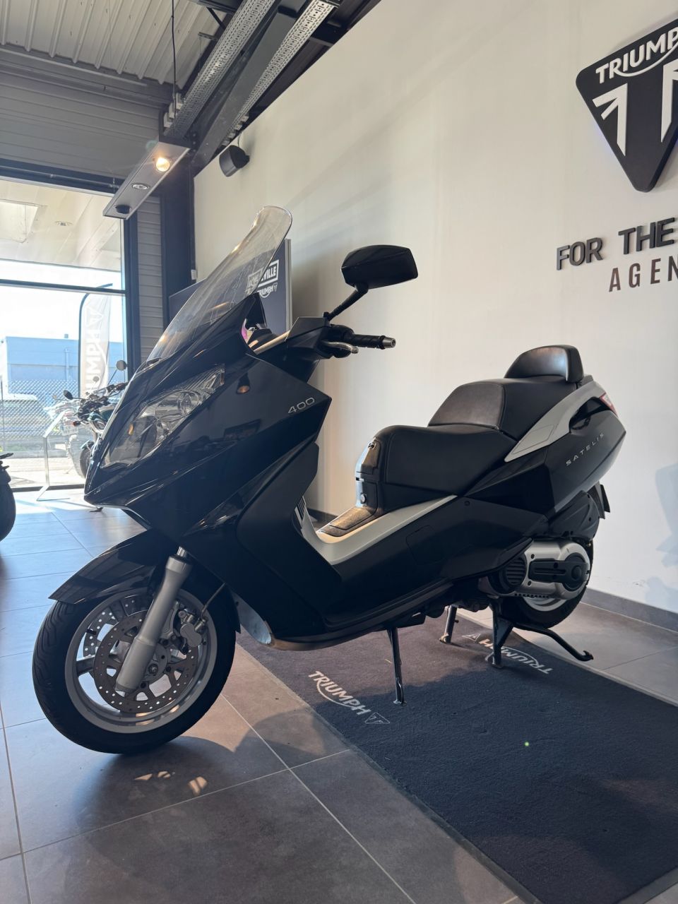 PEUGEOT SATELIS 400 4