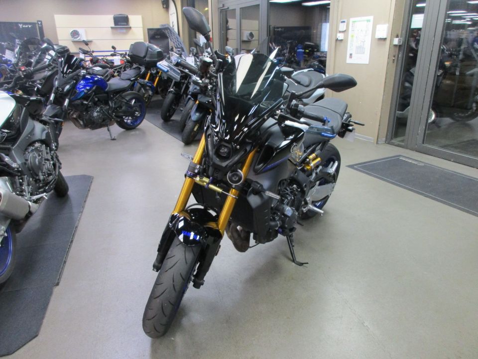 YAMAHA MT-09 SP 4