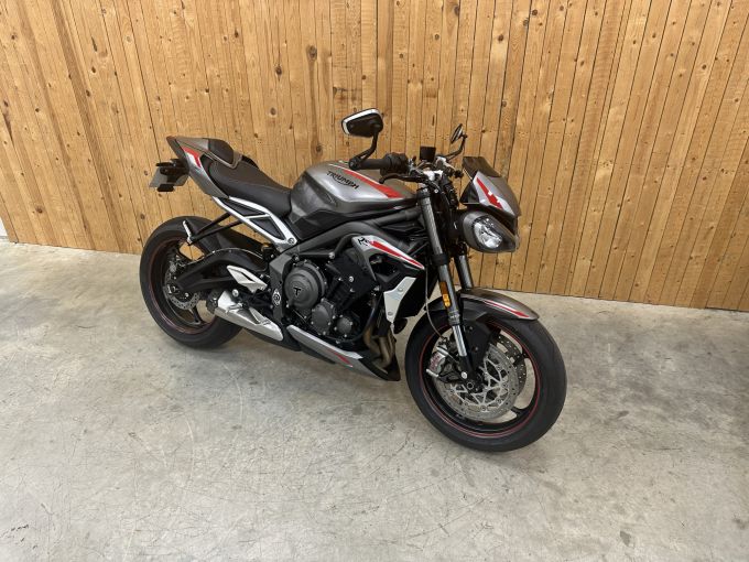 TRIUMPH STREET TRIPLE 765 RS 4