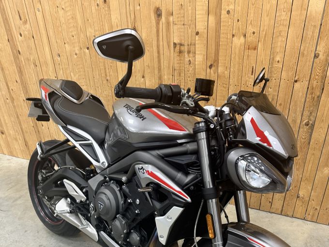 TRIUMPH STREET TRIPLE 765 RS 4
