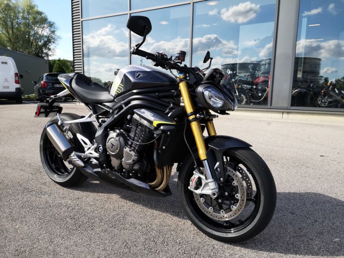TRIUMPH SPEED TRIPLE 1200 RS 4