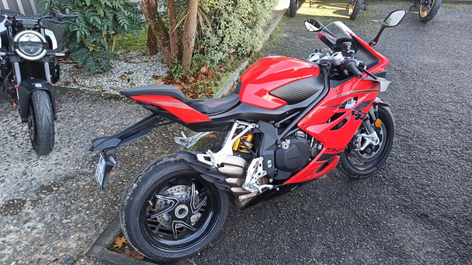 QJ MOTOR SRK 921 RR 4