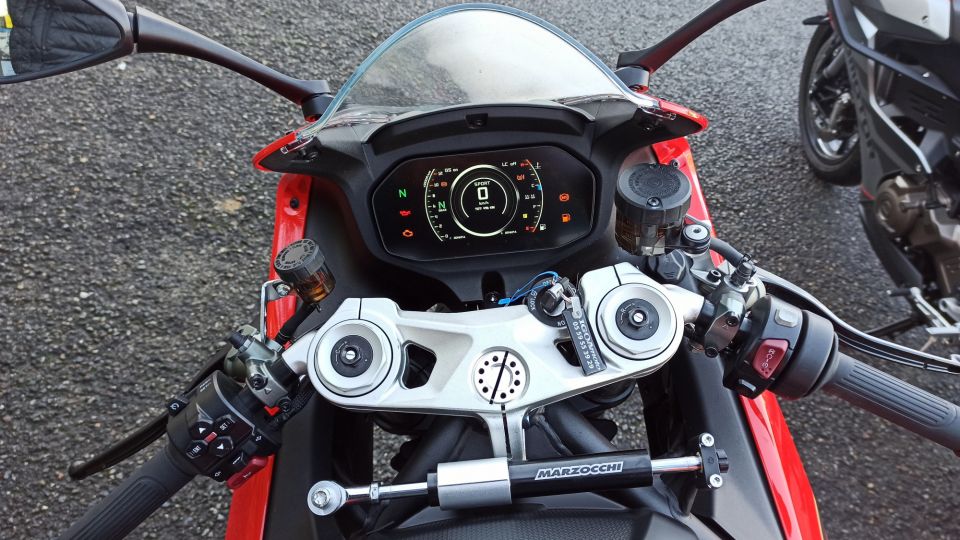 QJ MOTOR SRK 921 RR 4