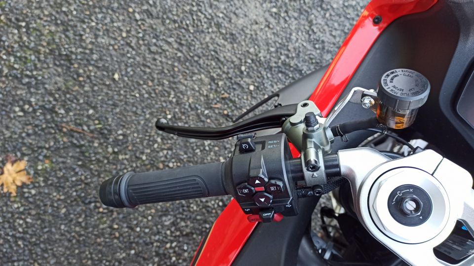 QJ MOTOR SRK 921 RR 4