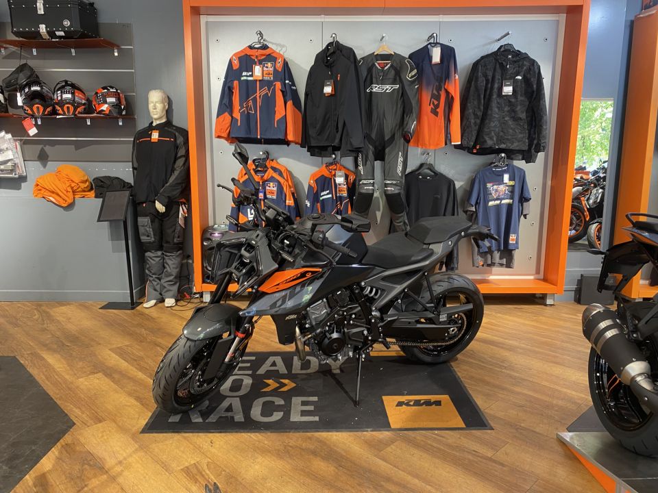 KTM 990 DUKE 4