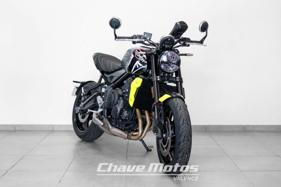 TRIUMPH TRIDENT 660 4