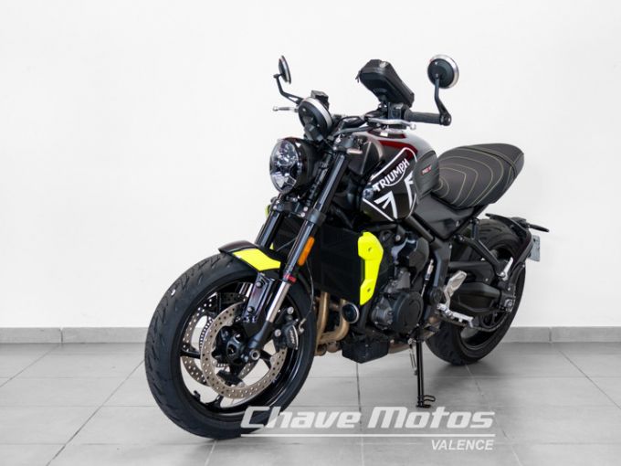 TRIUMPH TRIDENT 660 4