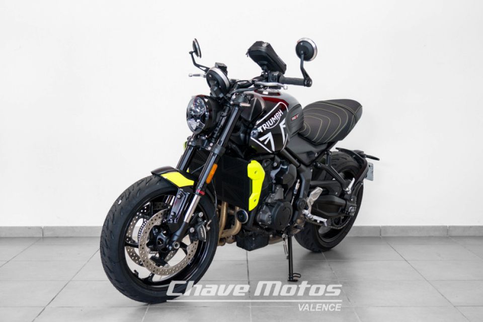 TRIUMPH TRIDENT 660 4